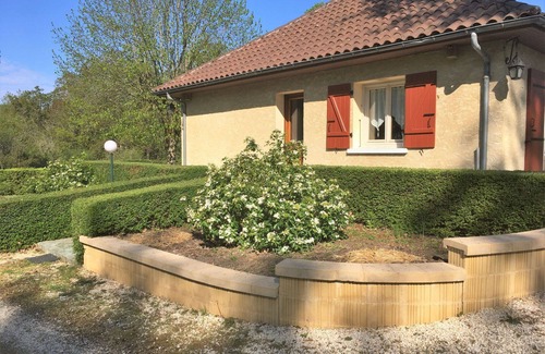 Saint-Rabier Villa | Wonderful private villa for 4 people with WIFI, A/C, TV, terrace, pets allowed and parking