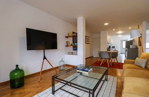 Barranco Apartamento | Wonderful 2BR Near Malecon in Barranco