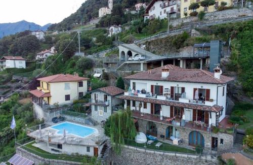 Gravedona Apartamento | Wonderful flat with swimming pool, lift and garden