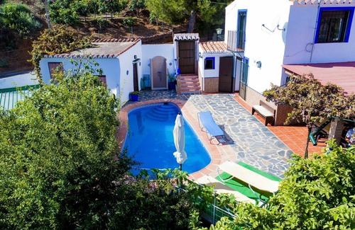 Almuñécar Villa | Maravillosa casa de vacaciones privada con WIFI, piscina privada, TV, terraza y mascotas permitida