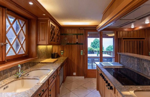 Ollon Casa | Maravillosa casa de vacaciones privada con piscina privada, TV, terraza y vista panorámica