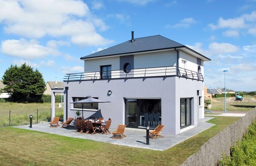 Pirou Casa | Preciosa casa de vacaciones privada para 10 personas con WIFI, TV, terraza y mascotas permitida