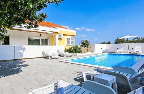 Podgradina Casa | Maravillosa casa de vacaciones privada para 6 personas con A/C, piscina privada, WIFI, TV y terraza