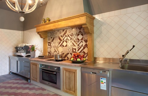 Nerbisci Villa | Preciosa casa de vacaciones privada con piscina privada, A/C, WIFI, TV, patio y vista panorámica