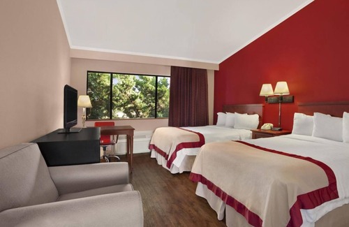 Torrance Hotel | Wonderful Stay! Two Spacious Units, Pool, Near Attractions