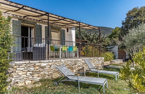 Rustrel Casa | Estupenda casa de vacaciones para 4 personas con piscina privada, WIFI, TV y terraza