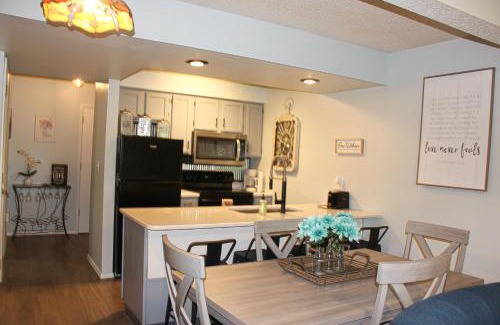 Notch Estates Apartamento | Wooded Wonder - Unit 10
