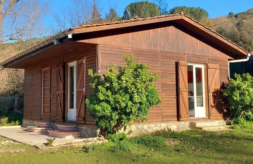 Reynes Chalet De Esquí | wooden chalet