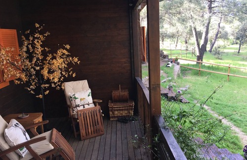 Sotillo de la Adrada Cabina | Casa de madera en el bosque, en una finca con caballos. Muy cerca de Madrid.Res