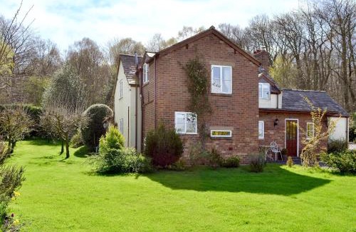 Padeswood Casa | Woodhouse Cottage