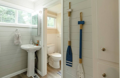 Heber Springs Cabina | Woodland Retreat is a perfect destination to relax w/ gorgeous lakefront views!!