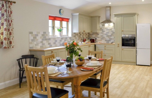 Billingshurst Cabaña | 2 habitaciones alojamiento en Adversane, cerca de Billingshurst