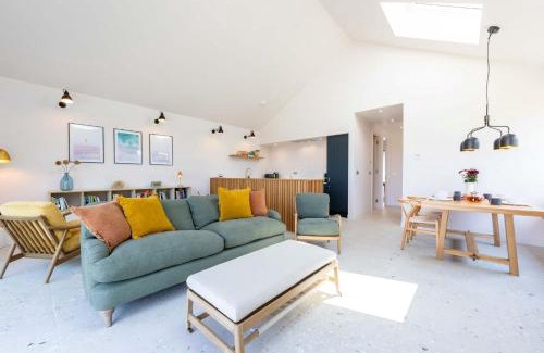 Holsworthy Casa | Woodlark