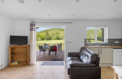 Somerton Cabina | Woodpecker Lodge, Redlake Farm