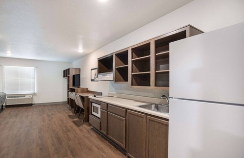 Sulphur Hotel | WoodSpring Suites Sulphur - Lake Charles