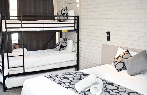 Woomargama Hotel | Woomargama Village Hotel Motel