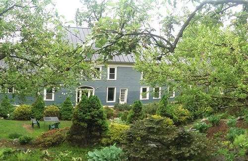 Chester Casa | Work, Ski, Relax - Big Restored 1860s Farmhouse