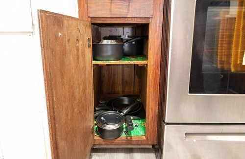 Pineville Apartamento | Work Travel KingBed P&G Kitchen W/D Pets WiFi