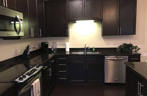 Beavercreek Casa | "WOW" ROMANTIC TWO LEVEL LUXURY SUITE "5 STARS"