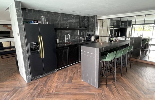 Cukarica Alquiler De Eote | WTF Lounge Pool/sauna