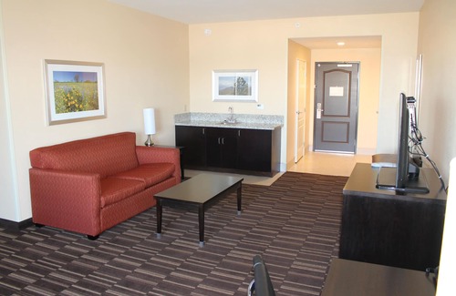 Lancaster Hotel | Wyndham Garden Lancaster CA