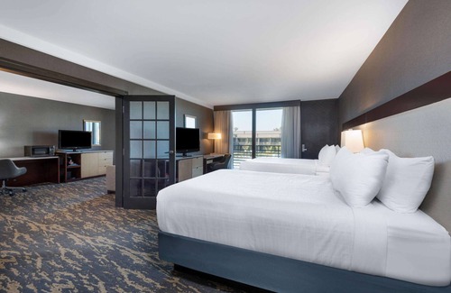 Witmer Hotel | Wyndham Lancaster Resort & Convention Center