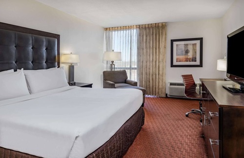 Foothill Farms Hotel | Wyndham Sacramento