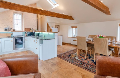 Malmesbury Cabaña | Wynyard Mill, Malmesbury - sleeps 6 guests in 3 bedrooms
