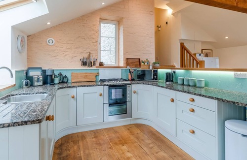 Malmesbury Cabaña | Wynyard Mill, Malmesbury - sleeps 6 guests in 3 bedrooms