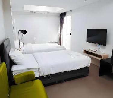 Wang Burapha Phirom Apartamento | XX Mitr Inn MRT Samyot - ตรอกวิสูตร MRT สามยอด