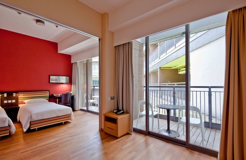 Chai Wan Hotel | Y Loft Youth Square