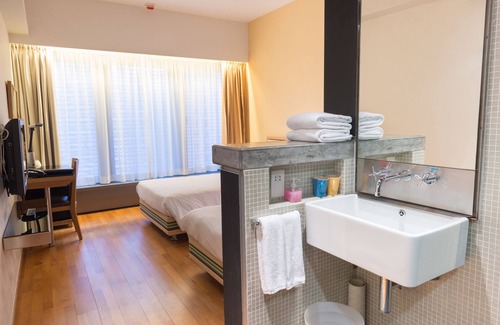 Chai Wan Hotel | Y Loft Youth Square