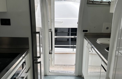 Sant Adria de Besos Alquiler De Eote | YACHT 20Metros Yate de 20 metros en Barcelona.