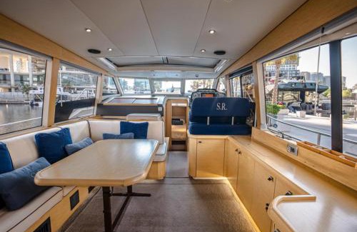 Jumeirah Alquiler De Eote | Yacht Experience - Stella Romana