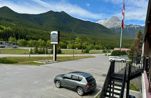 Canmore Condominio | Yam 21 - Upper Studio with King