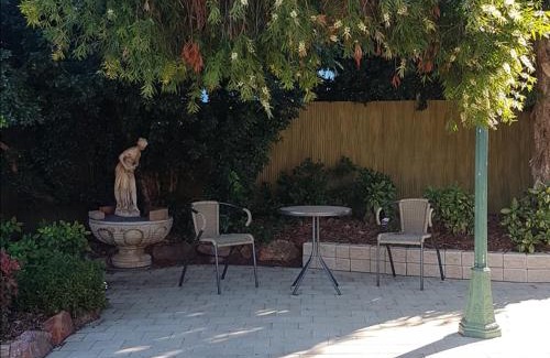 Griffith Hotel | Yambil Inn