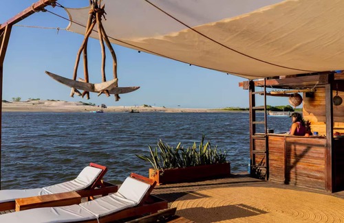 Guriu Village Alquiler De Eote | Yara Floating Villa Floating Inn