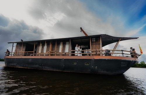 Aturuwella Alquiler De Eote | Yathra Houseboat