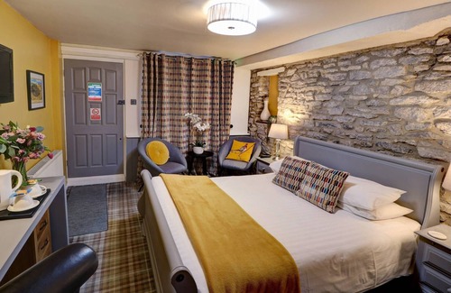 Castleton Hotel | Ye Olde Cheshire Cheese Inn