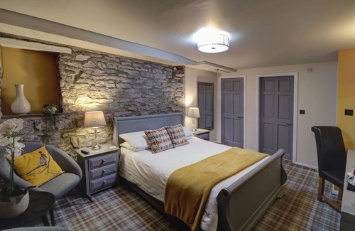 Castleton Hotel | Ye Olde Cheshire Cheese Inn