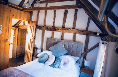 Crawley City Centre Casa | Ye Olde Cottage