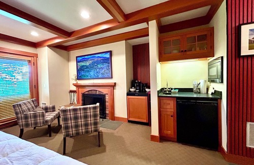 Moscow Chalet De Esquí | Year-Round Luxury Mountain Villa @ Trapp & Stowe with Resort Amenities Included!