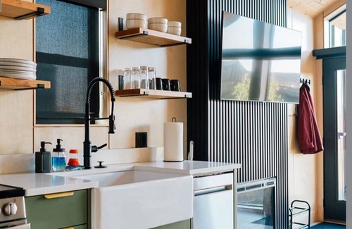Last Chance Cabina | Yellowstone Peaks Hotel