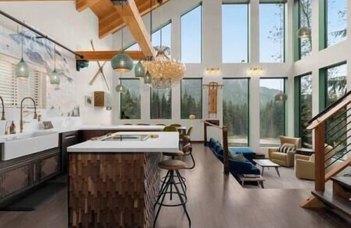 Snoqualmie Pass Casa | YETI Chalet - BRAND NEW Ski Mountain Vacation Rental Home