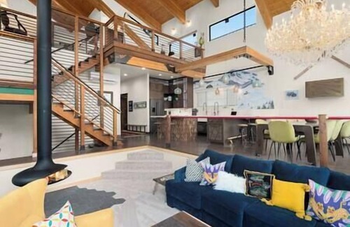 Snoqualmie Pass Casa | YETI Chalet - BRAND NEW Ski Mountain Vacation Rental Home