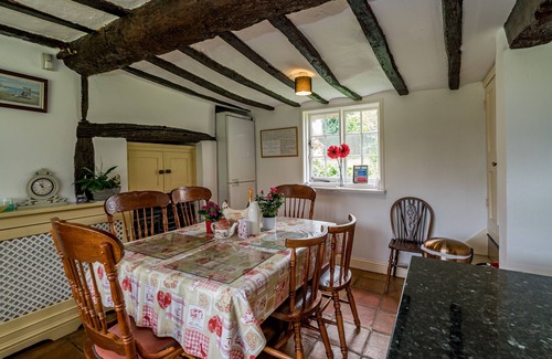 Moulsoe Cabaña | Yew Tree Cottage - Seis Habitaciones Casa Rural, Capacidad 12