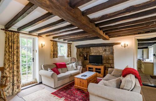 Moulsoe Casa | Yew Tree Cottage- Sleeps 12 Garden & Pet-Friendly