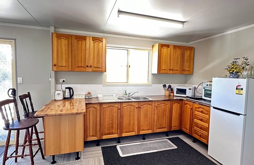 Yowah Casa | You home away from home in friendly Yowah Qld home of the famous Yowah nut opal.