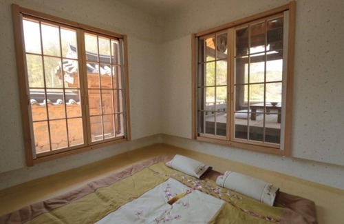 Yeongcheon Casa | Youngcheon Gwiaegotaek Hanok Pension