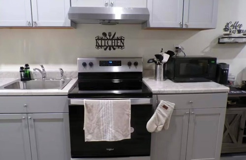 Paterson Casa | Your cozy home near NYC-2BR/1BA